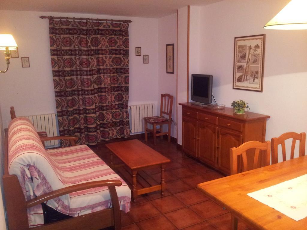 Apartamentos Petronilla Benasque Quarto foto