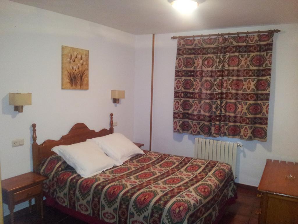 Apartamentos Petronilla Benasque Quarto foto